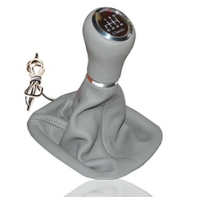 illuminated_gear_knob_leather_with_leahter_gaiter.jpg